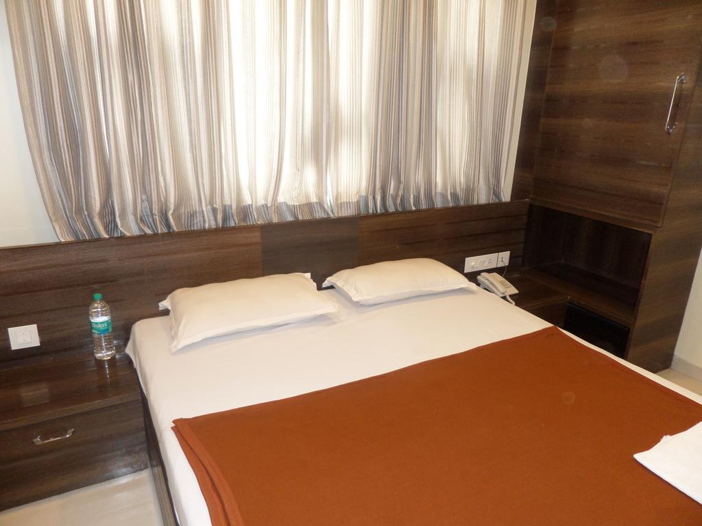 Sai Heera Residency Hotel Shirdi Habitación foto