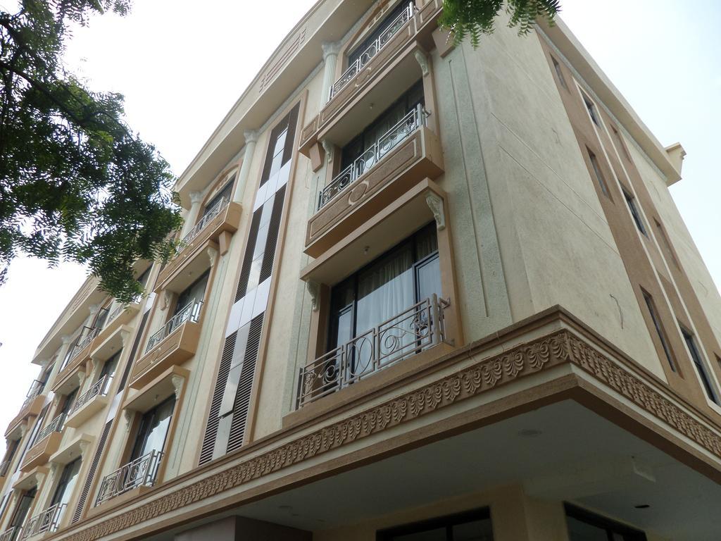 Sai Heera Residency Hotel Shirdi Exterior foto